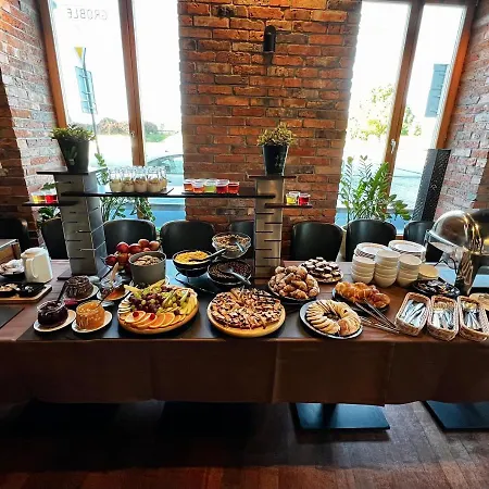 Pod Wawelem 3* Krakov