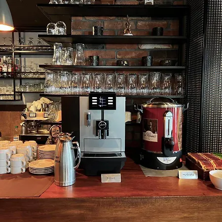 波德瓦维尔酒店 酒店